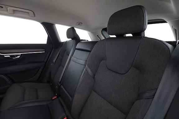 Volvo V90 Cross Country 15 of 30