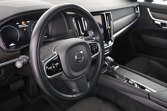Volvo V90 Cross Country 12 of 30