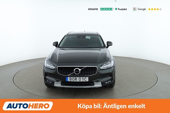 Volvo V90 Cross Country 9 of 30