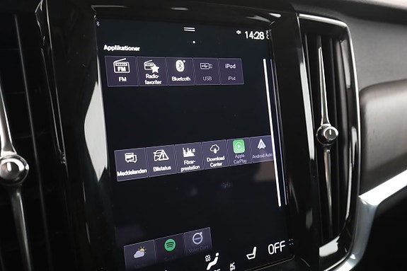 Volvo V90 Cross Country 21 of 30