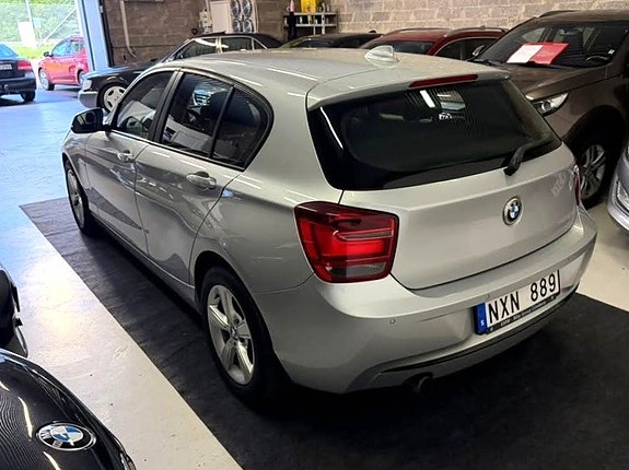 BMW 116i 4 of 24