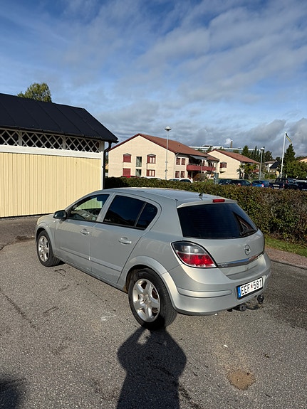 Opel Astra 4 of 6