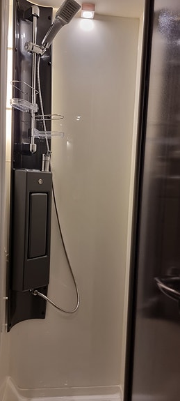 KABE TRMX 780LQB Queenbed H-stödben ,AC, Solpanel, Litiumbatteri 17 of 22