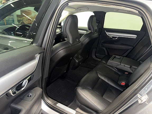 Volvo S90 12 of 21
