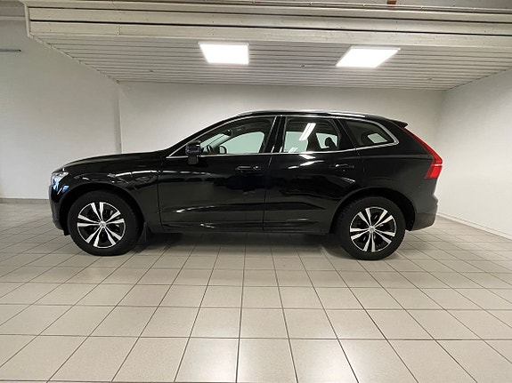 Volvo XC60 2 of 8