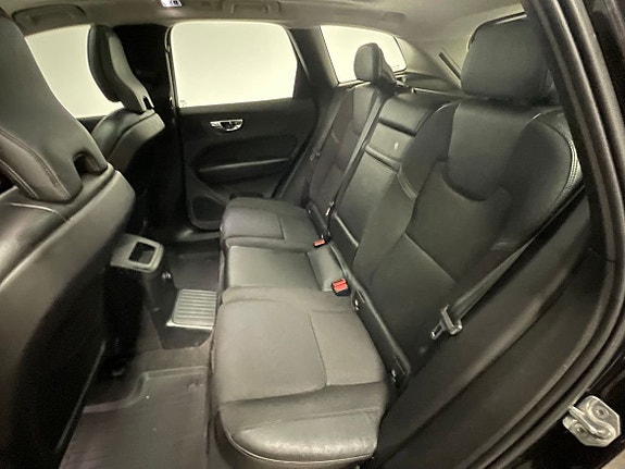 Volvo XC60 8 of 8