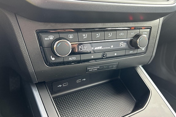 Seat Arona 23 of 25