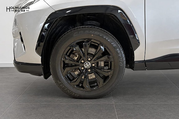 Toyota RAV4 5 of 14