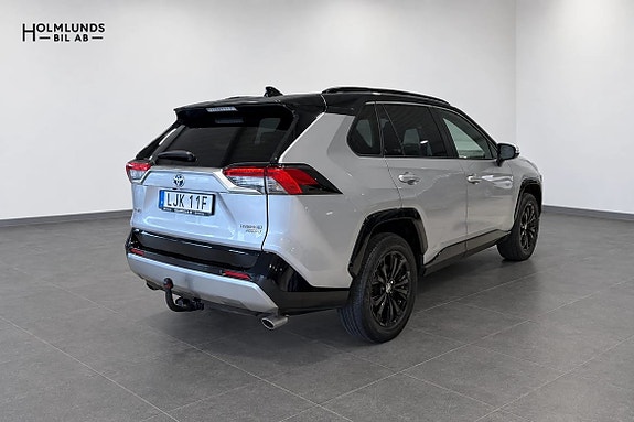 Toyota RAV4 3 of 14