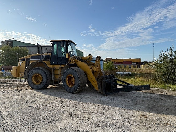 Hjullastare CAT 972H med skopa, gafflar, kranarm 2 of 5