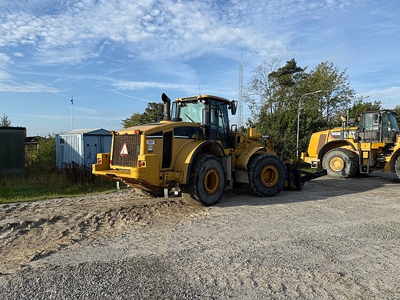 Hjullastare CAT 972H med skopa, gafflar, kranarm 3 of 5