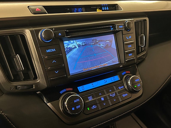 Toyota RAV4 18 of 18
