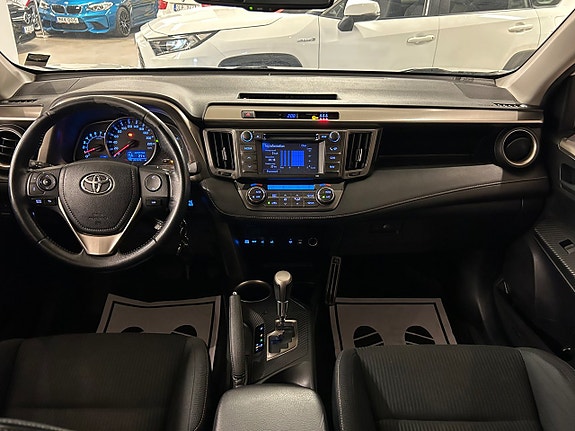 Toyota RAV4 17 of 18