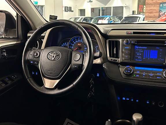 Toyota RAV4 16 of 18