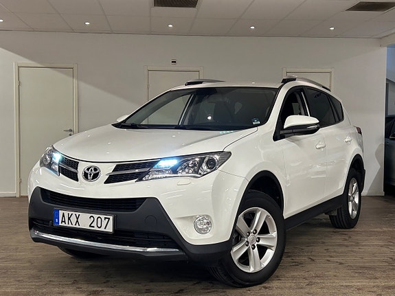 Toyota RAV4 3 of 18