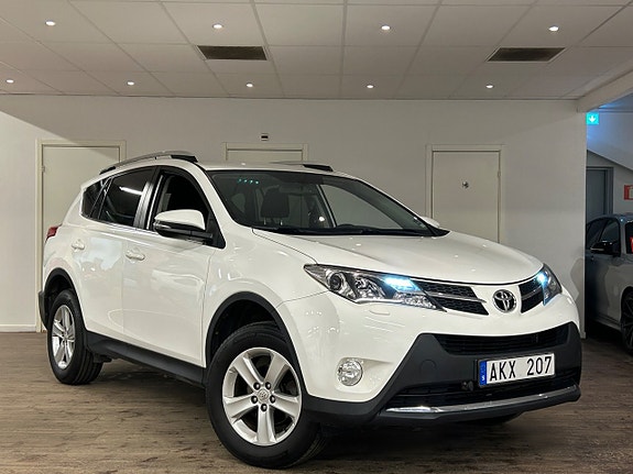Toyota RAV4 6 of 18
