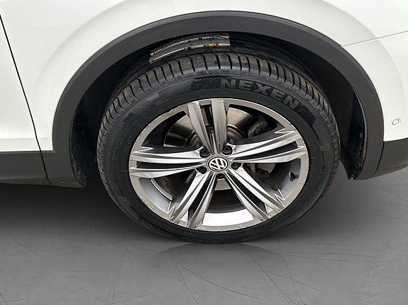 Volkswagen Tiguan 10 of 30