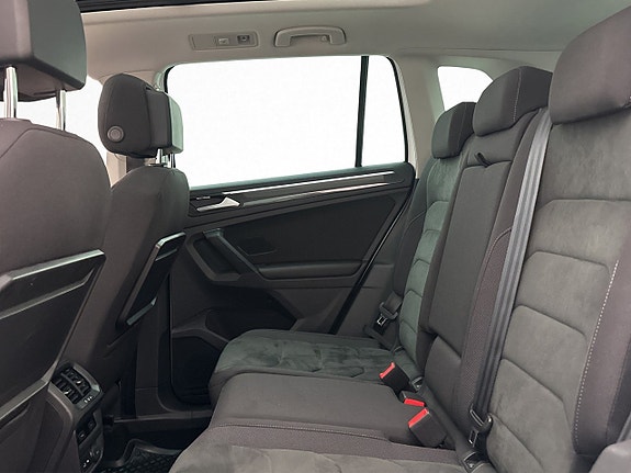 Volkswagen Tiguan 14 of 30