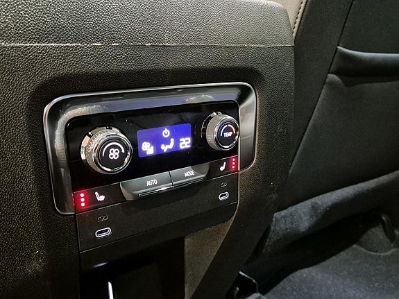 Chevrolet Tahoe 22 of 23
