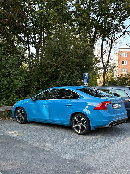 Volvo S60 3 of 6
