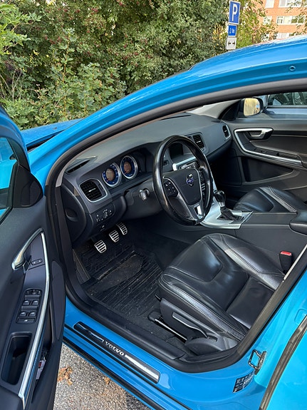 Volvo S60 5 of 6