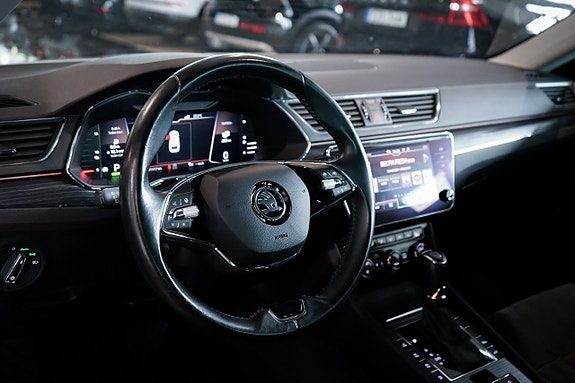 Skoda Superb 9 of 27