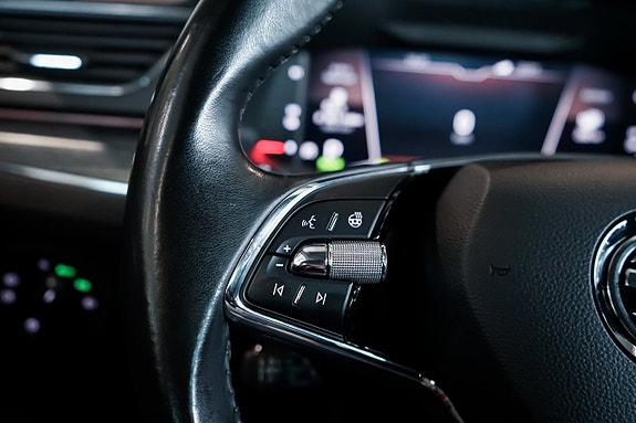 Skoda Superb 18 of 27