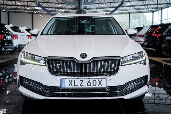 Skoda Superb 2 of 27
