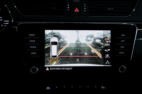 Skoda Superb 15 of 27