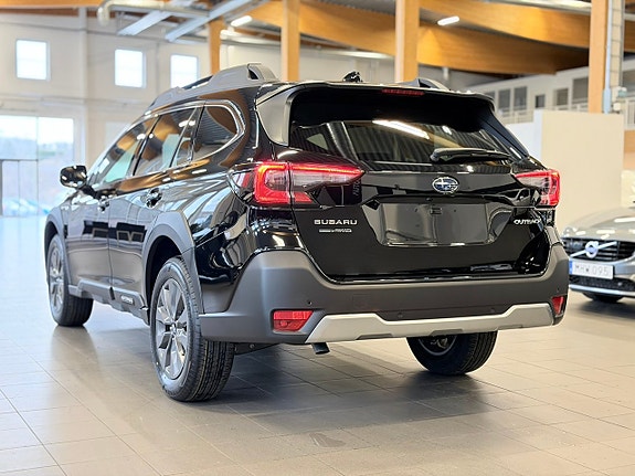 Subaru Outback 3 of 17
