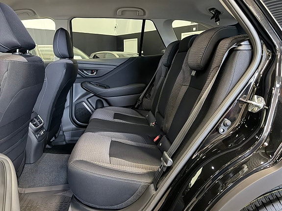 Subaru Outback 10 of 17