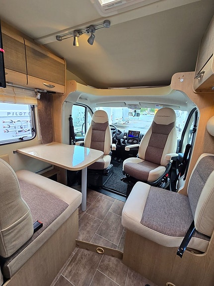 Bürstner TRAVEL VAN 620 FIAT 3.0L AUT.177HK.2XAC ENKELSÄNGAR. 12 of 17