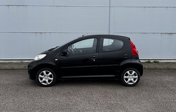 Peugeot 107 2 of 8