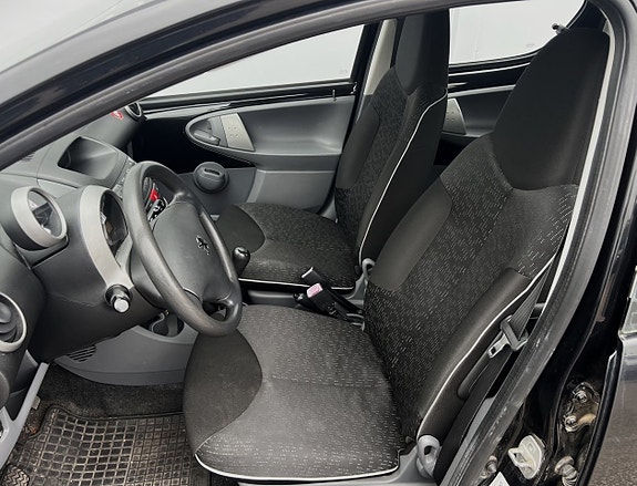 Peugeot 107 5 of 8