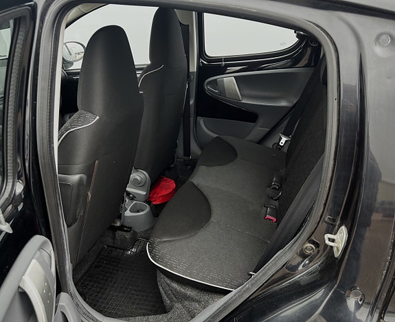 Peugeot 107 6 of 8