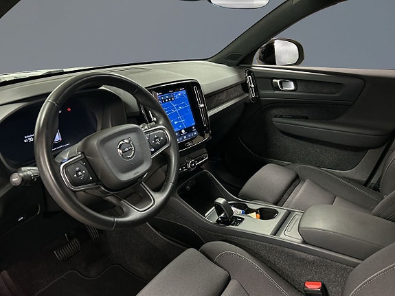 Volvo EX40 5 of 12
