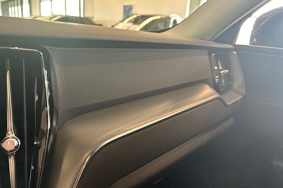 Volvo XC60 25 of 30