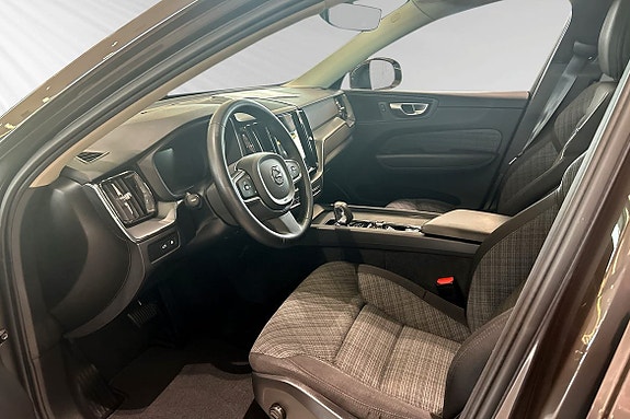 Volvo XC60 7 of 30