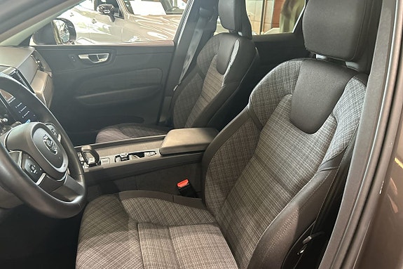 Volvo XC60 23 of 30