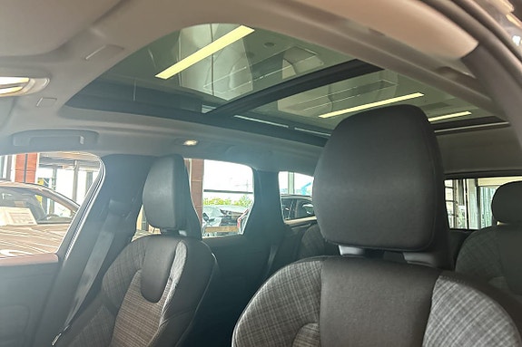 Volvo XC60 24 of 30