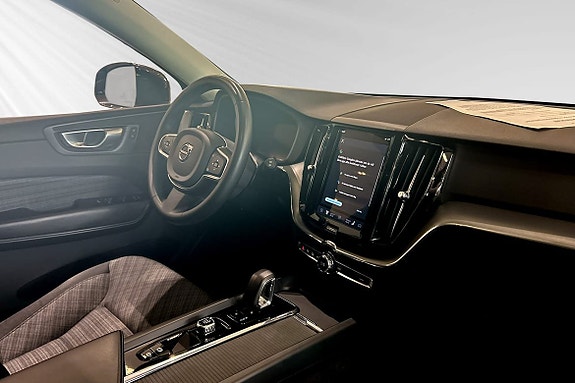 Volvo XC60 10 of 30
