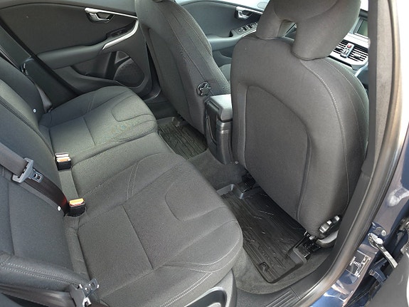 Volvo V40 10 of 11