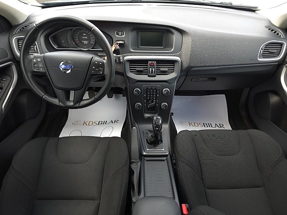 Volvo V40 8 of 11