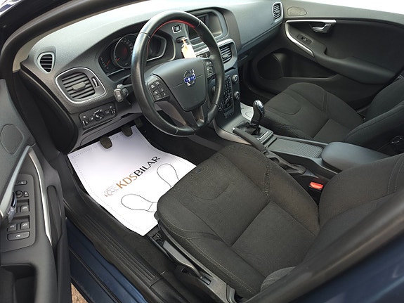 Volvo V40 9 of 11