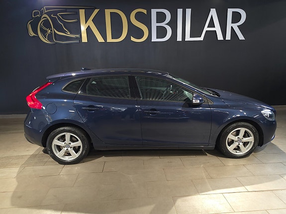 Volvo V40 4 of 11