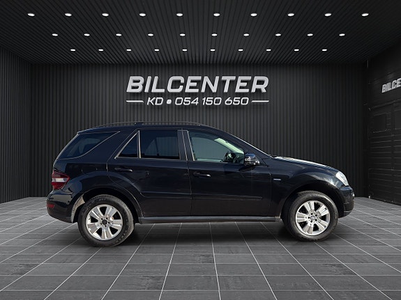 Mercedes-Benz ML300 5 of 18