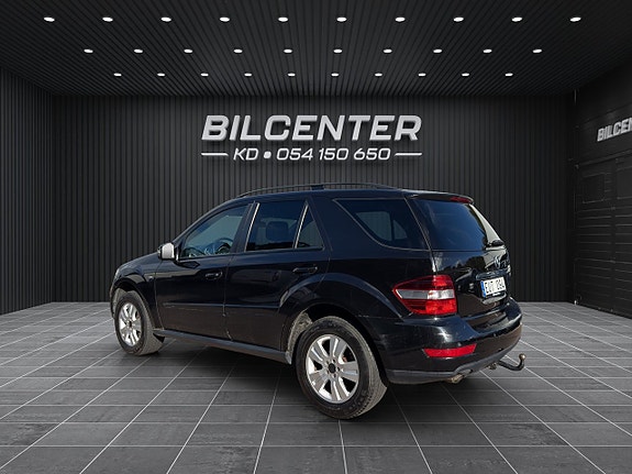 Mercedes-Benz ML300 6 of 18