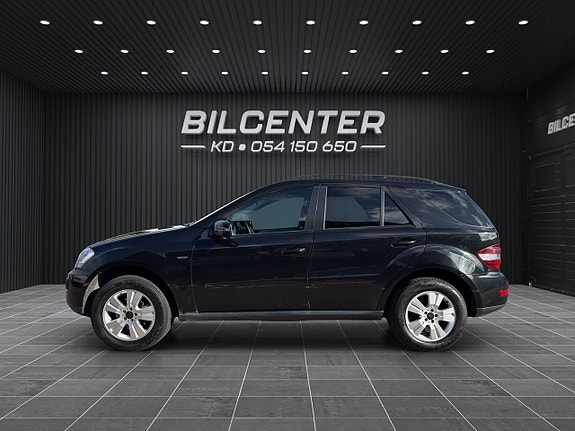 Mercedes-Benz ML300 4 of 18