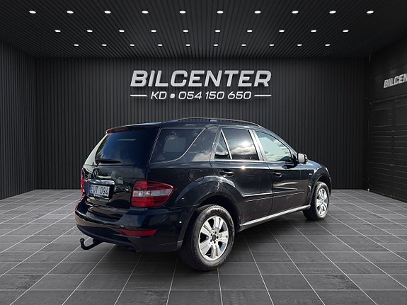 Mercedes-Benz ML300 7 of 18
