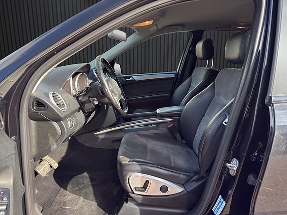Mercedes-Benz ML300 10 of 18